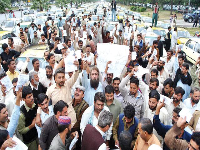 Cab drivers protest CNG holidays