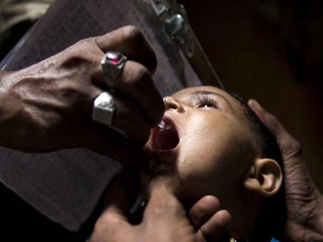 Militants kidnap 11 polio campaigners