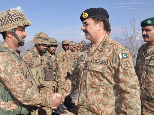 Army Chief visits Line of Control