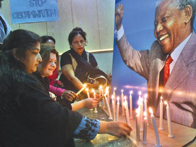 Tributes to Mandela keep pouring in 