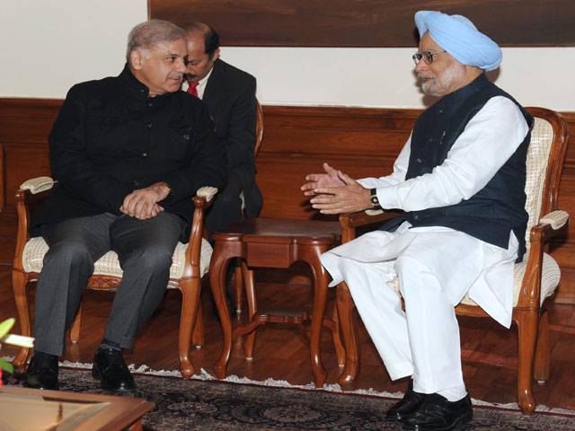 Shahbaz meets Singh, seeks dialogue resumption
