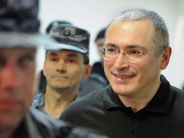 Putin pardons Khodorkovsky after 10 years in jail