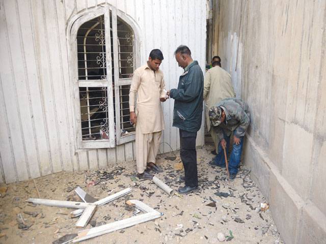 Three killed in string of Karachi blasts