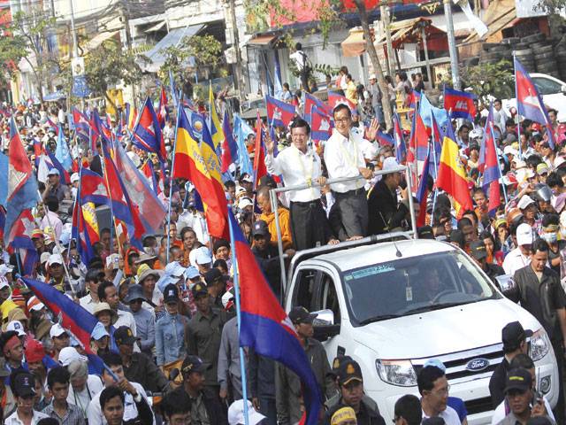 Thousands of Cambodians rally against govt