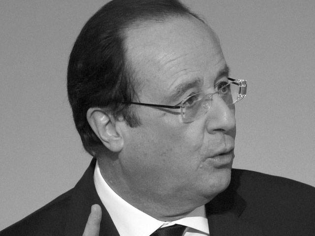Hollande under fresh scrutiny over affair