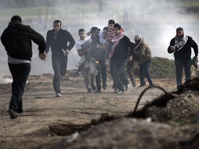 Israeli troops open fire on Gaza protesters