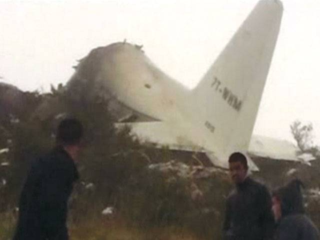 Scores killed in Algeria plane crash 