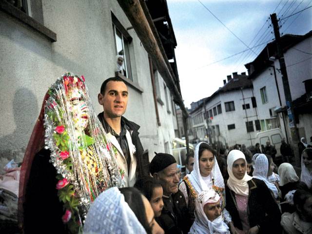 Bulgarian minority honours age-old wedding rites
