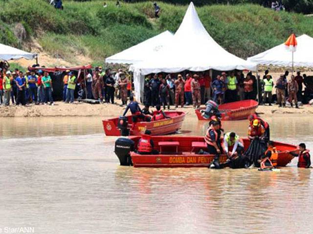 Eight Malaysian students drown in river