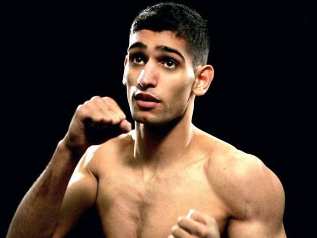 Amir Khan hits out at Mayweather after snub