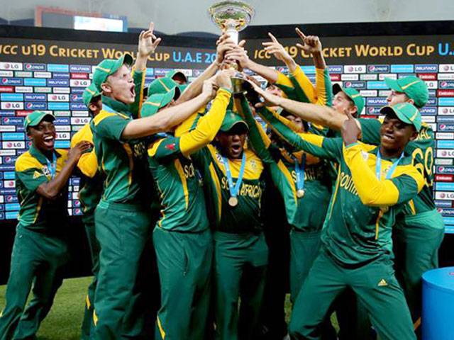 SA breeze to maiden World Cup title