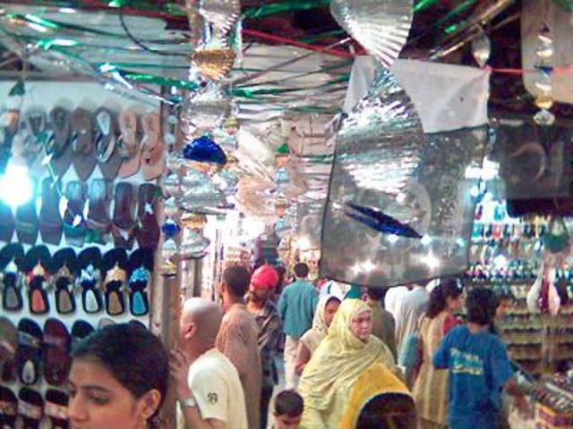 Vendors selling unhygienic, overpriced commodities at Sunday bazaars 