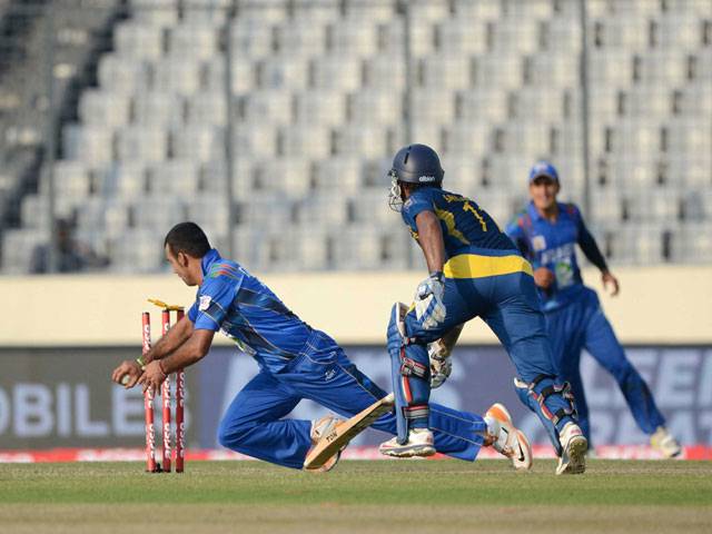 Lankans thump Afghans to reach Asia Cup final