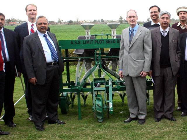 US transfers wheat sowing technology to Pakistan