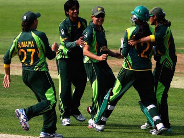 Pakistan women scrap to win