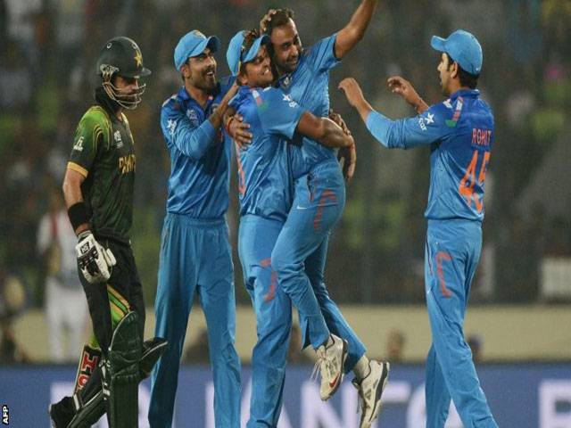 Spineless Pakistan endure defeat at hands of India 