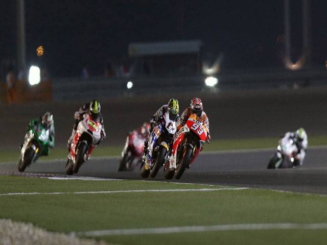 Marquez on Qatar pole despite broken leg