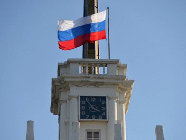 Crimea sets clocks to Moscow time 