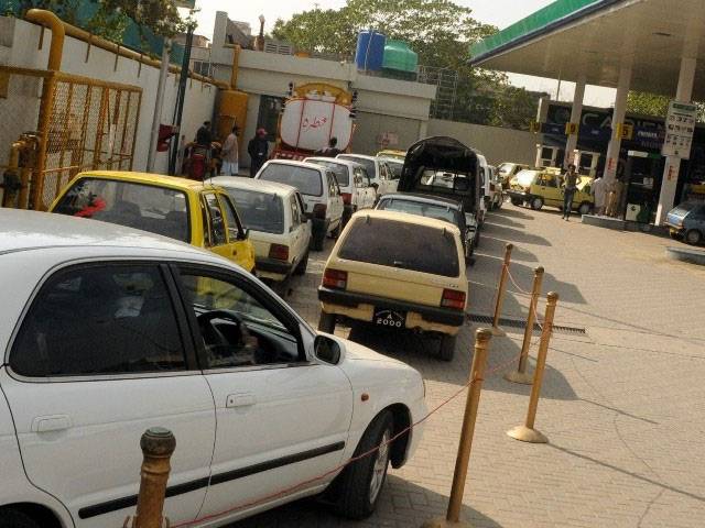 Short stories unfolding at CNG station everyday