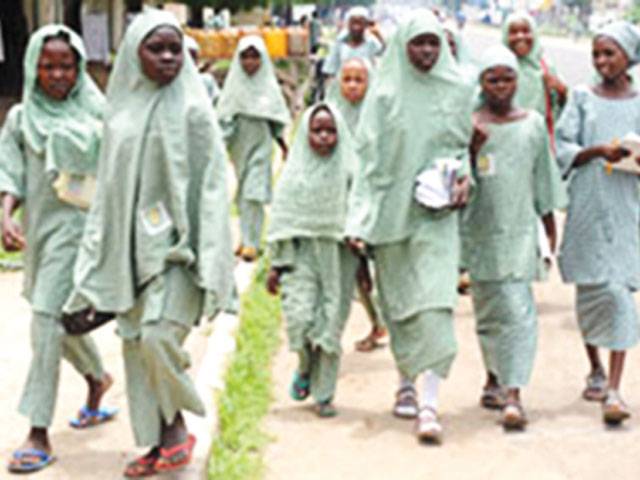 Militants abduct more than 100 schoolgirls in Nigeria 