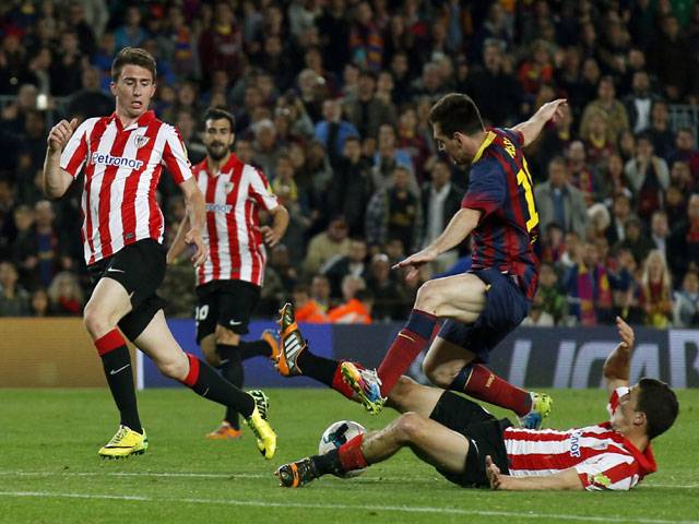 Messi winner maintains Barca\'s title hopes