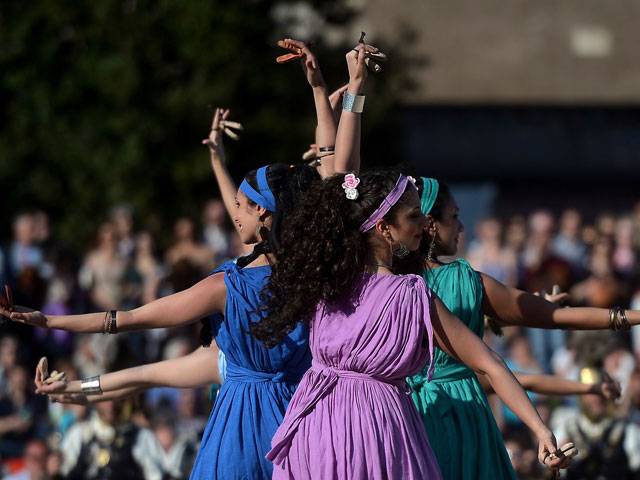Romans dance