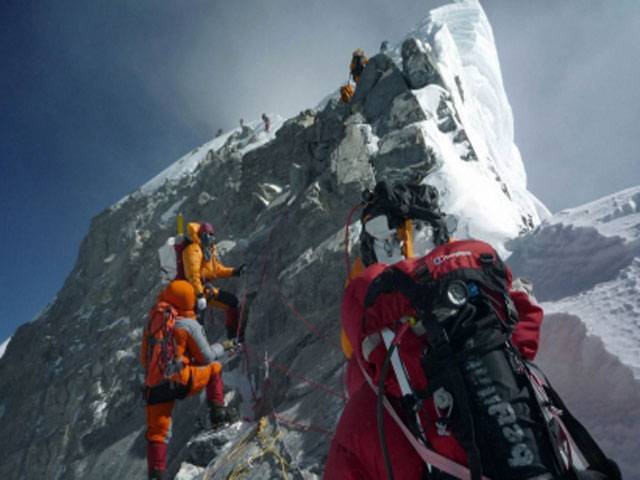 Fresh safety, violence fears on Mount Everest