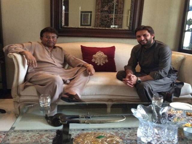 Afridi visits Musharraf