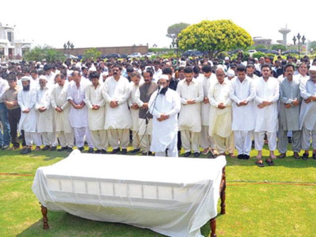 Tariq Malik laid to rest 