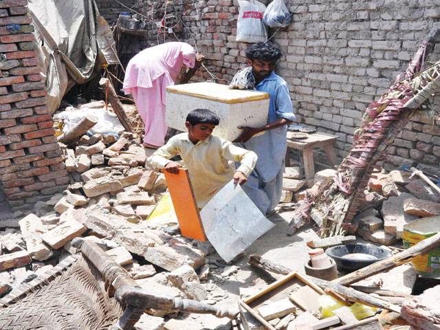 Two killed, over 50 hurt as quake hits Nawabshah