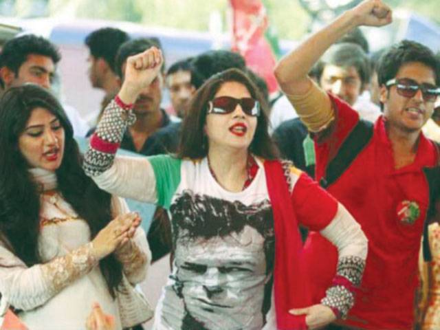 PTI rally pulls cool, calm crowd