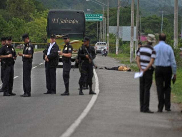 Six killed in El Salvador bus gang attack 