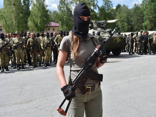 Ukraine seeks Western help to end pro-Russia revolt