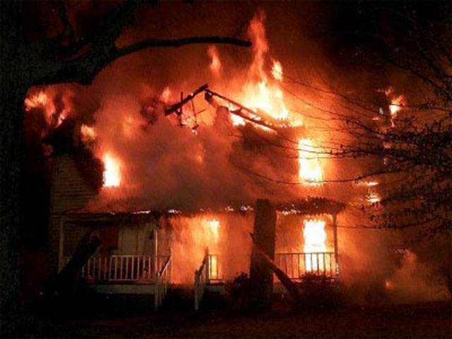 Father, three kids set ablaze in Lahore