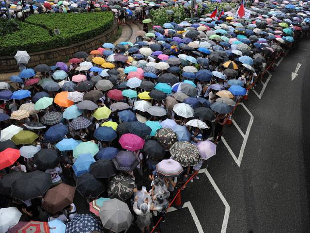 Hundreds of thousands march for democracy in HK