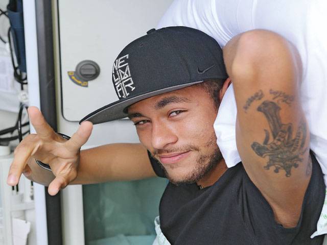 Neymar urges Brazil to complete World Cup \'dream\'