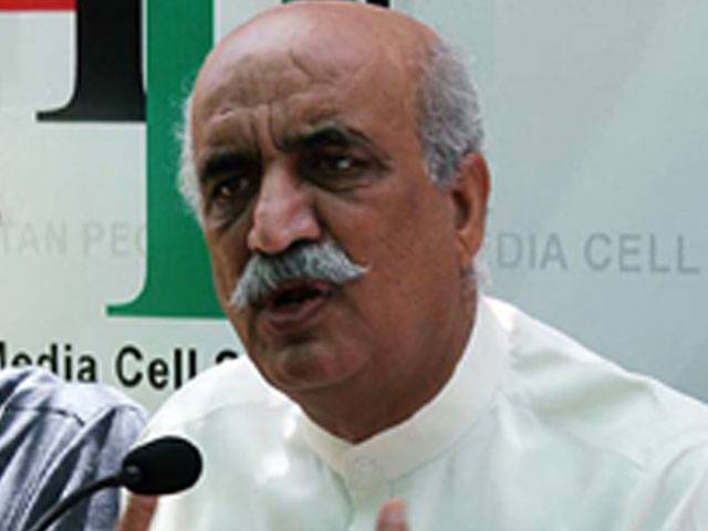 Nawaz lacks political team: Khurshid 