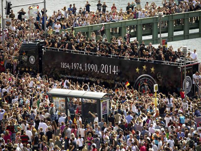 Germany throws giant homecoming party for WC heroes