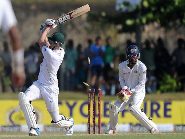 Ton-up Duminy lifts South Africa in first Test