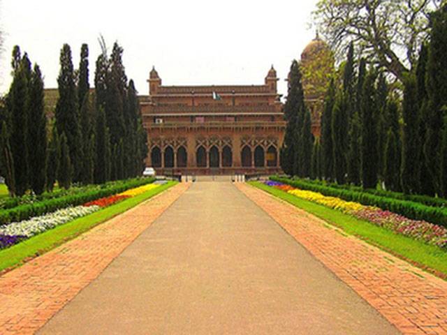 Aitchison College teachers’ sacking suspended 