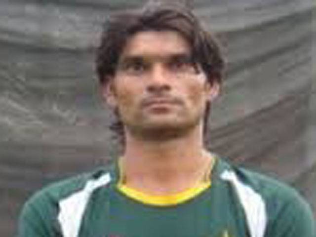 Irfan wants Pakistan, India to resolve all issues 