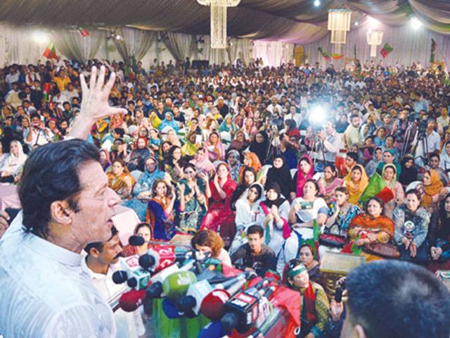 Imran ups the ante, eyes Sharifs’ ouster 