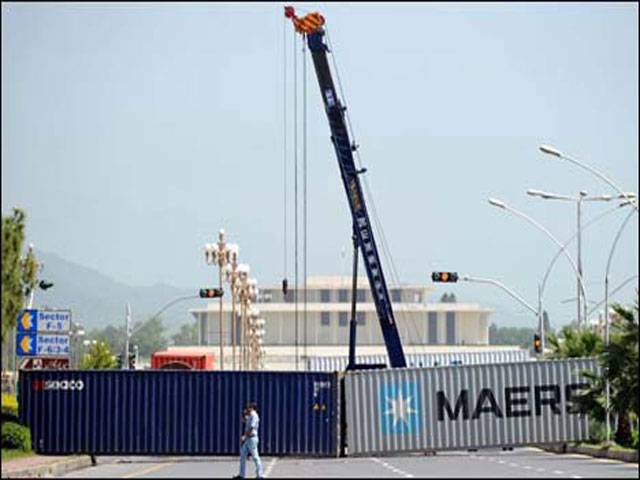 Islamabad gives deserted look ahead of protest marches