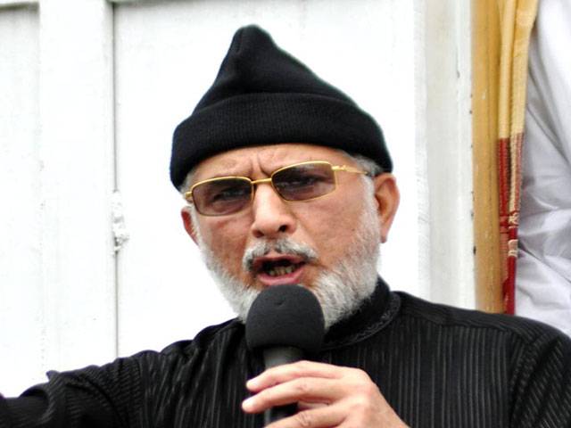 Qadri turns his guns on PPP