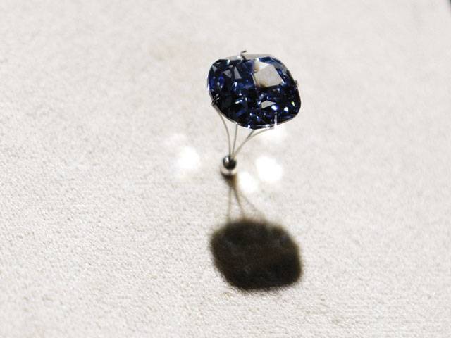 Rare ‘Blue Moon Diamond’ goes on display 