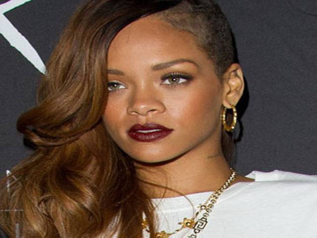 Rihanna slams CBS for pulling song 