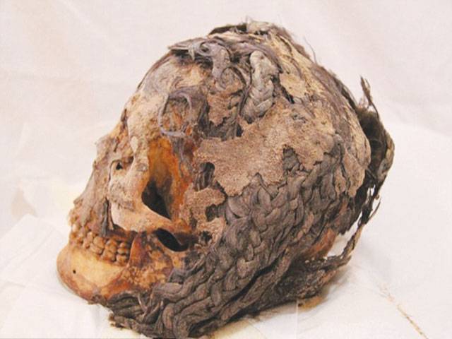 3,000-year-old mummy with hair extensions 