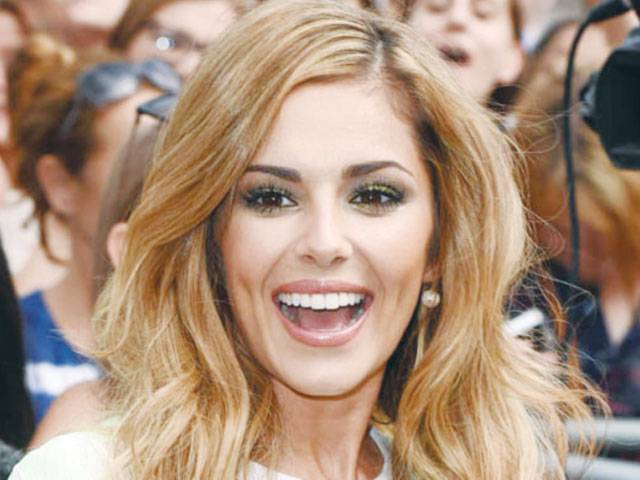Cheryl gives Chloe another chance 
