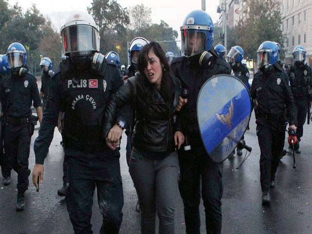 Turkish riot police