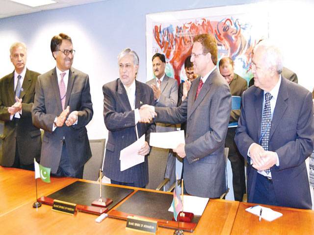 Pakistan, Afghanistan sign transit fee accord